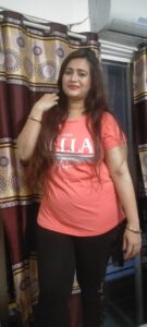 Indian Mature Bhabhi Enjoys Video Call with Her Lover – Viral Clips 2025