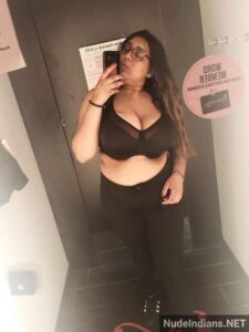 Delhi Bhabhi Takes Funny Selfie for Long-Distance Boyfriend – Viral Moment 2025